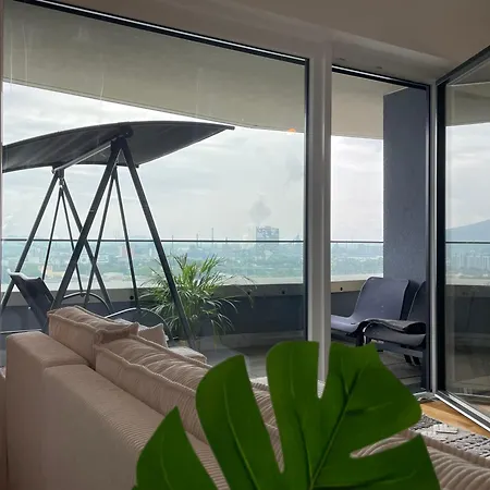 Rooftop Apartment-with Birdview Balcony Линц